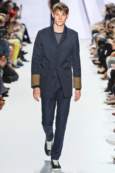 Look 11